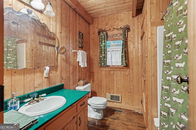 486 Barn Inn Road, Lakemont, GA 30552