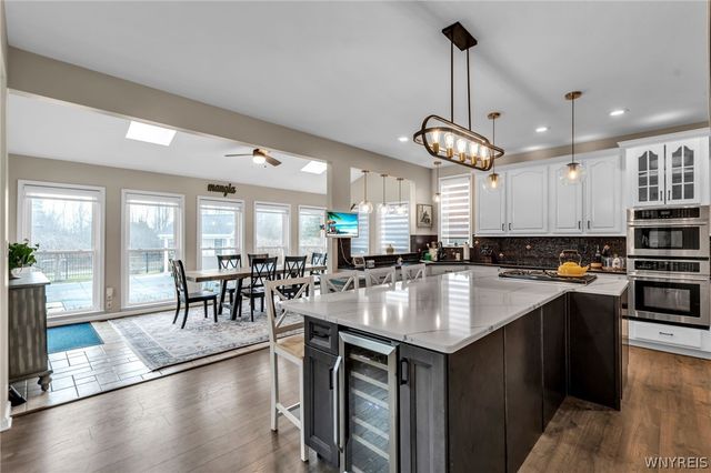 32 Falconcrest Lane, Orchard Park, NY 14127