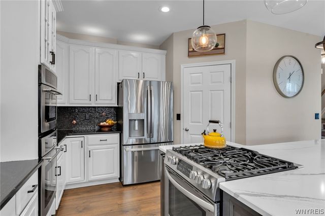 32 Falconcrest Lane, Orchard Park, NY 14127