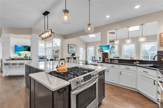 32 Falconcrest Lane, Orchard Park, NY 14127