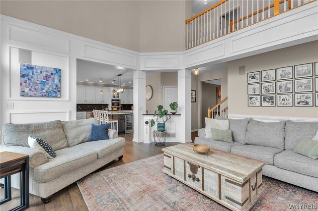 32 Falconcrest Lane, Orchard Park, NY 14127