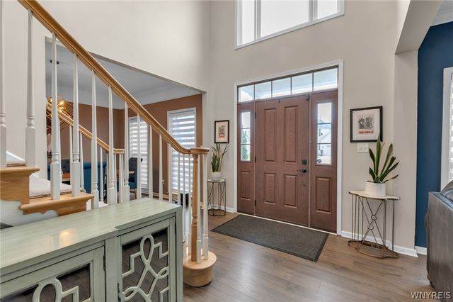 32 Falconcrest Lane, Orchard Park, NY 14127