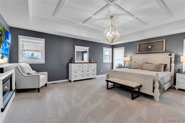 32 Falconcrest Lane, Orchard Park, NY 14127