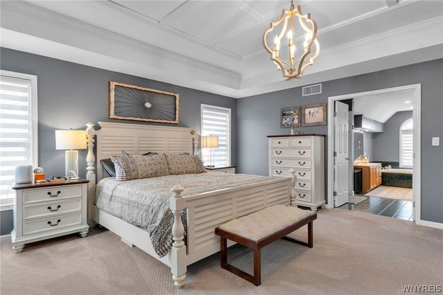 32 Falconcrest Lane, Orchard Park, NY 14127