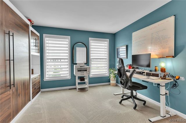 32 Falconcrest Lane, Orchard Park, NY 14127