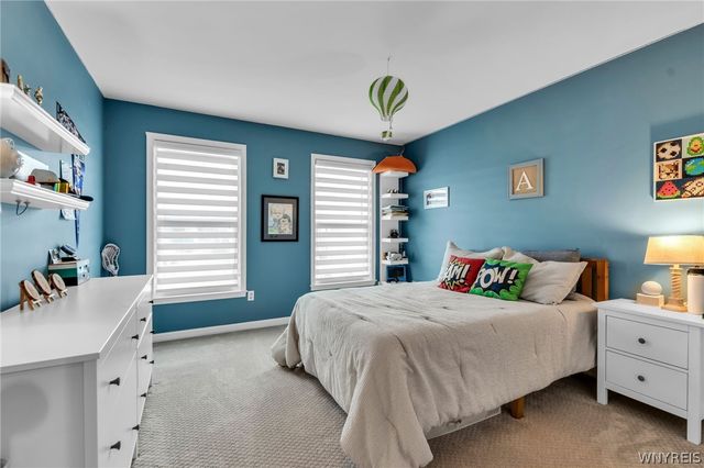 32 Falconcrest Lane, Orchard Park, NY 14127