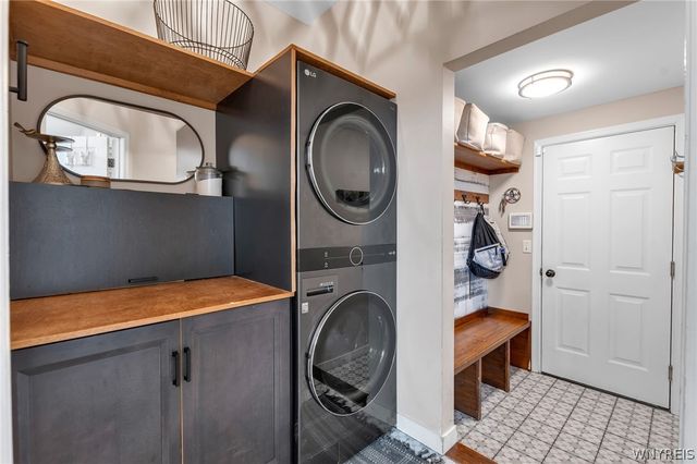 32 Falconcrest Lane, Orchard Park, NY 14127