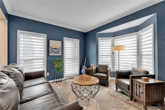 32 Falconcrest Lane, Orchard Park, NY 14127