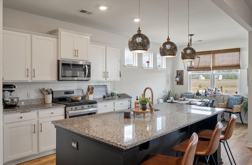 Image 10 of property listing at 240 Silver Creek Drive, Huger, SC 29450