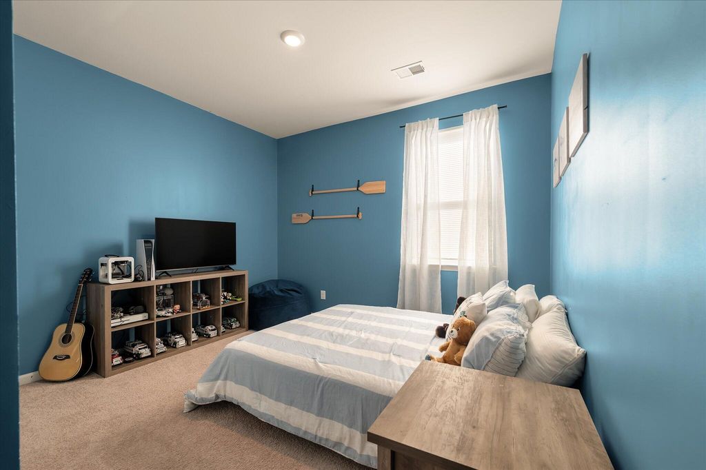 Image 19 of property listing at 240 Silver Creek Drive, Huger, SC 29450