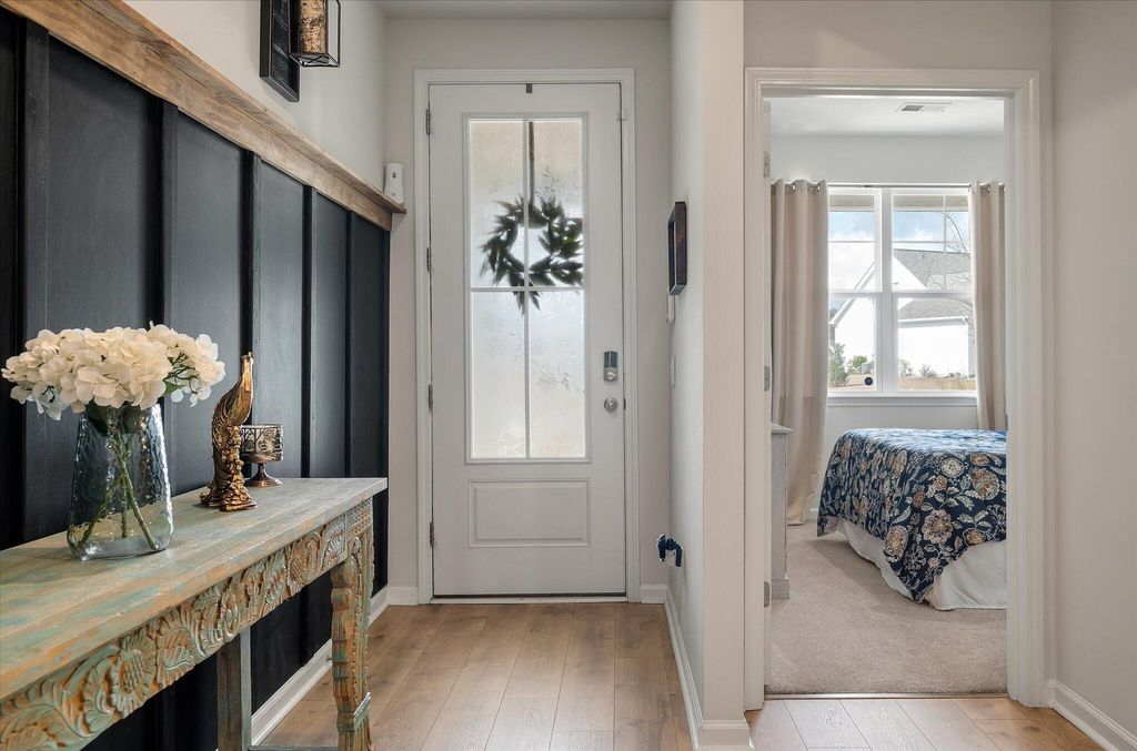 Image 4 of property listing at 240 Silver Creek Drive, Huger, SC 29450