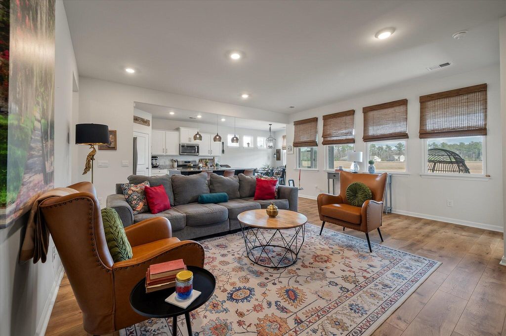 Image 6 of property listing at 240 Silver Creek Drive, Huger, SC 29450