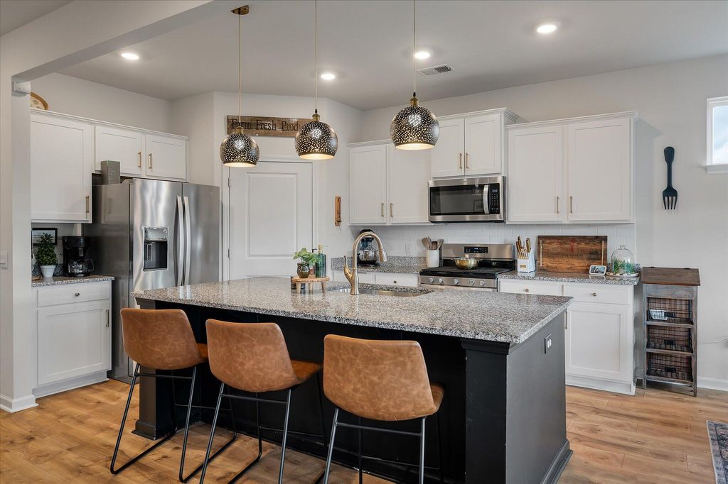 Image 9 of property listing at 240 Silver Creek Drive, Huger, SC 29450