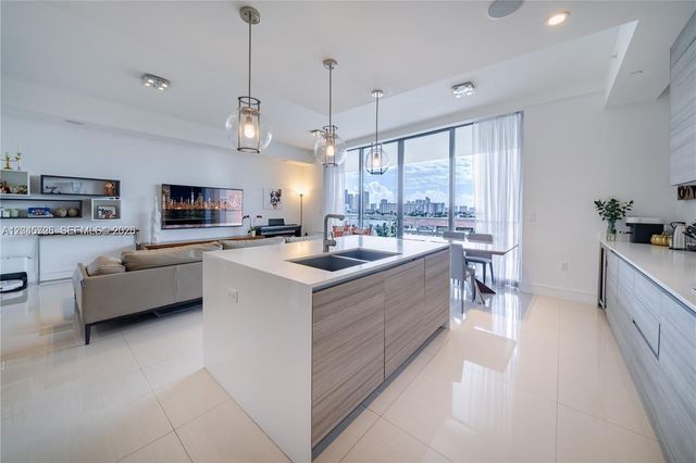 3250 NE 188th St 606, Aventura, FL 33180
