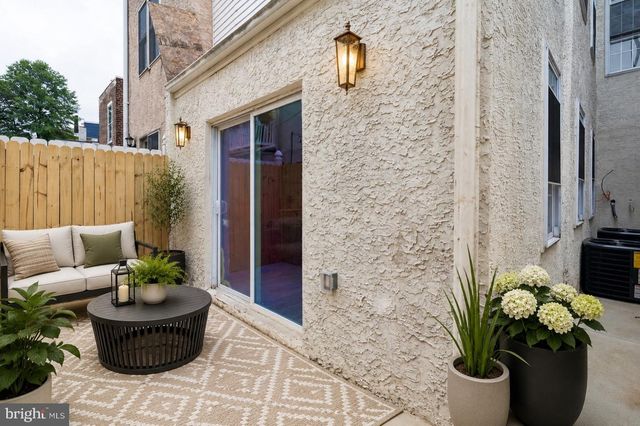 1731 CHRISTIAN ST, Philadelphia, PA 19146