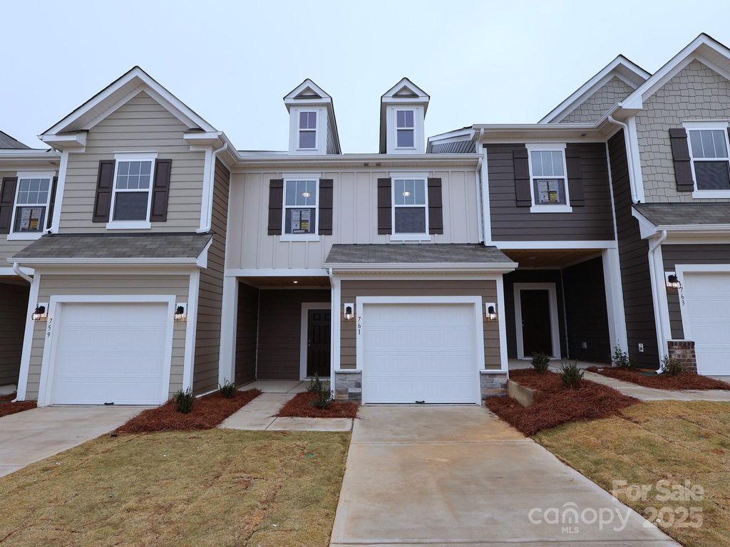 761 Lock Haven Drive NW, Concord, NC 28027