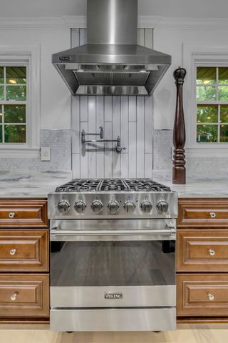 826 Evansdale Dr, Nashville, TN 37220
