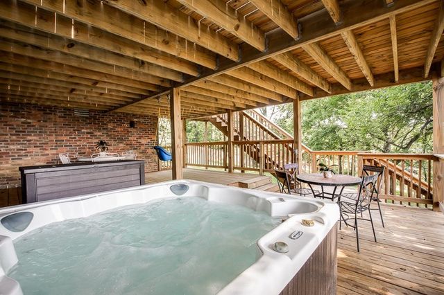 826 Evansdale Dr, Nashville, TN 37220