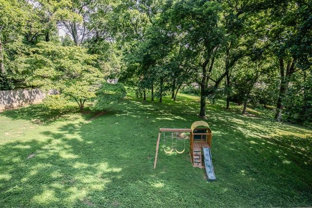 826 Evansdale Dr, Nashville, TN 37220