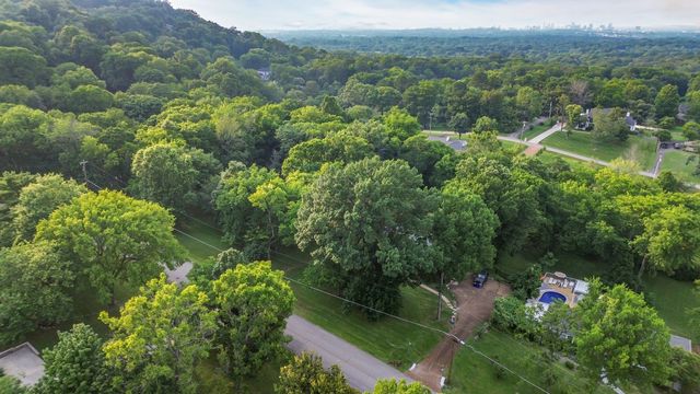 826 Evansdale Dr, Nashville, TN 37220