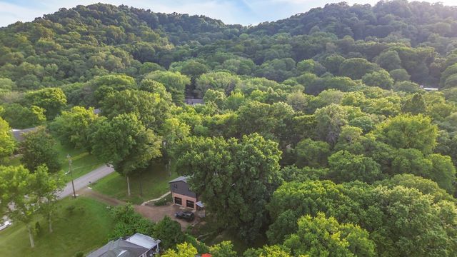 826 Evansdale Dr, Nashville, TN 37220