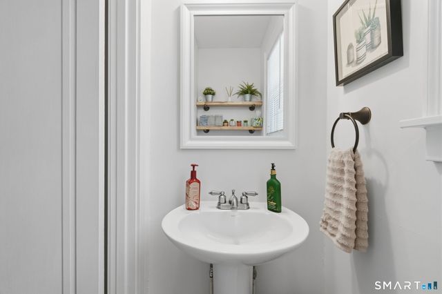 7 Ledyard Road, New Britain, CT 06053