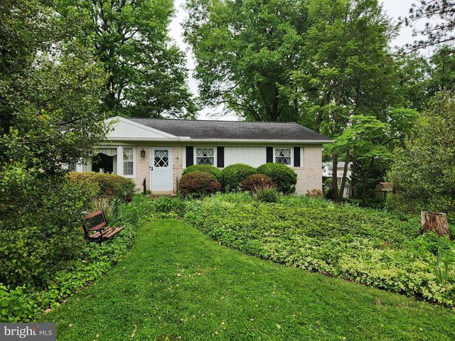 1519 VISTA RD, Lancaster, PA 17601