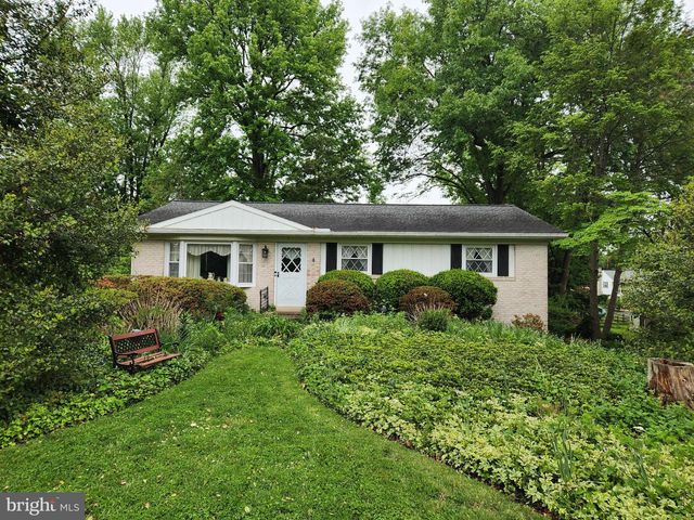 1519 VISTA RD, Lancaster, PA 17601