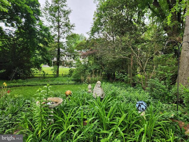 1519 VISTA RD, Lancaster, PA 17601