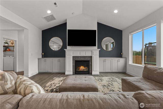 517 Cope Street SW, Orting, WA 98360