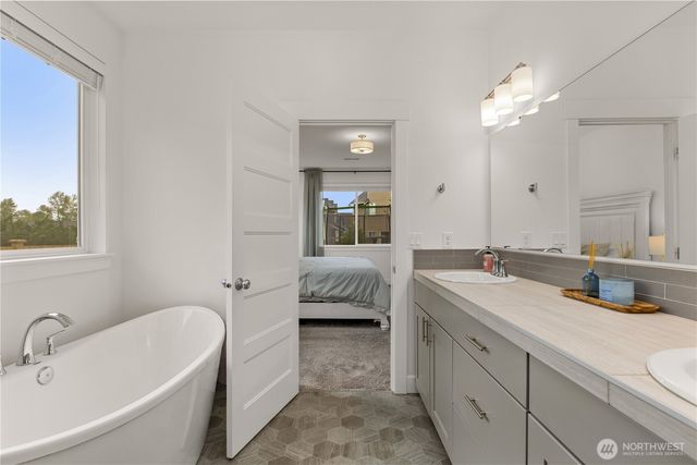 517 Cope Street SW, Orting, WA 98360