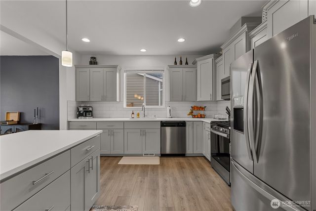 517 Cope Street SW, Orting, WA 98360