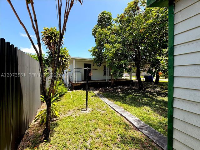 120 SW 59th Ave, Miami, FL 33144