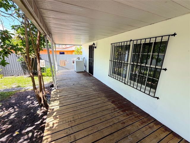 120 SW 59th Ave, Miami, FL 33144