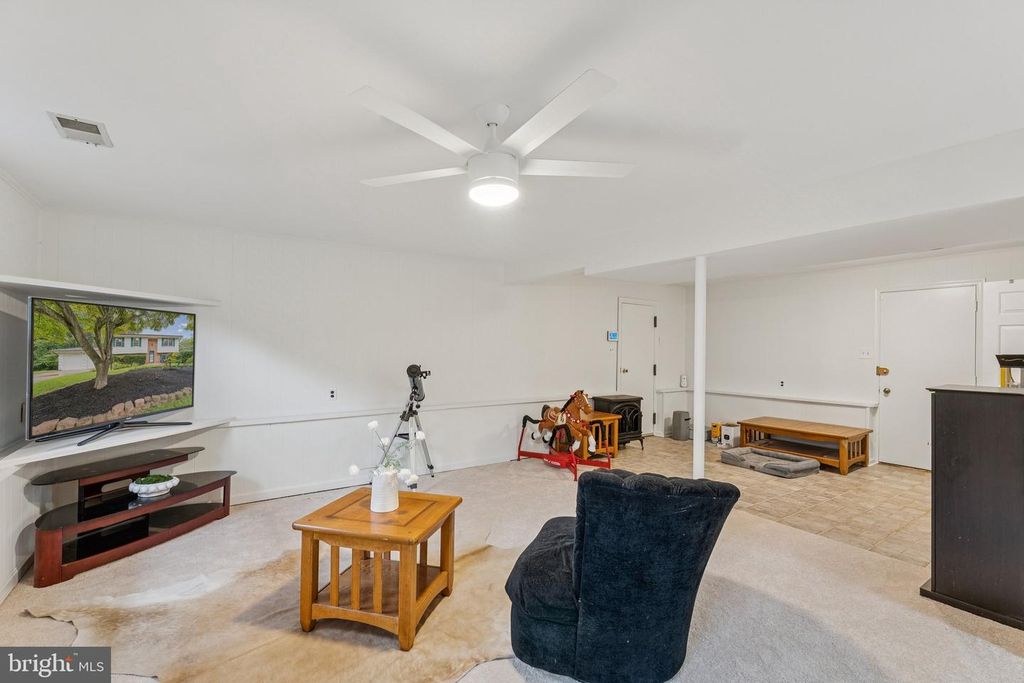 15085 GREENMOUNT DR, Woodbridge, VA 22193