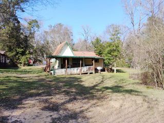 229 Lincoln Drive, Livingston, TX 77351