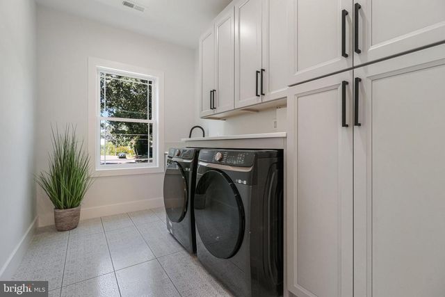 DOOLEY, Basye, VA 22810