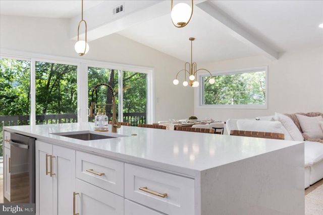 DOOLEY, Basye, VA 22810