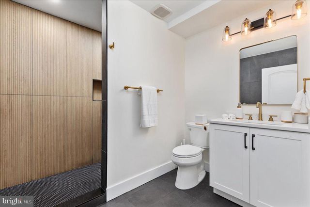 DOOLEY, Basye, VA 22810