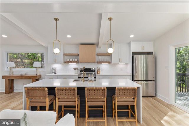 DOOLEY, Basye, VA 22810