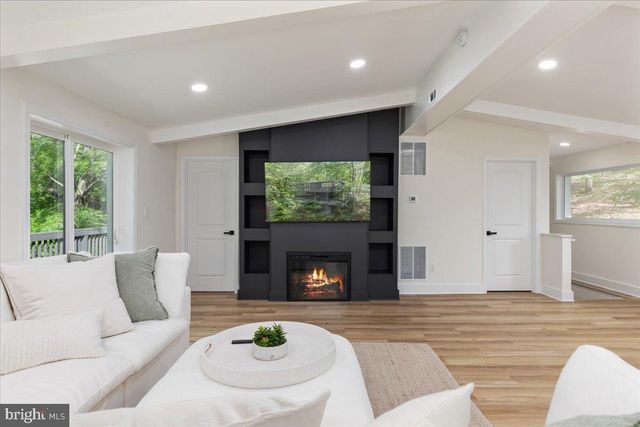 DOOLEY, Basye, VA 22810