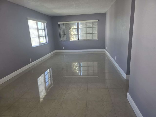 1320 NW 43rd Ter, Lauderhill, FL 33313