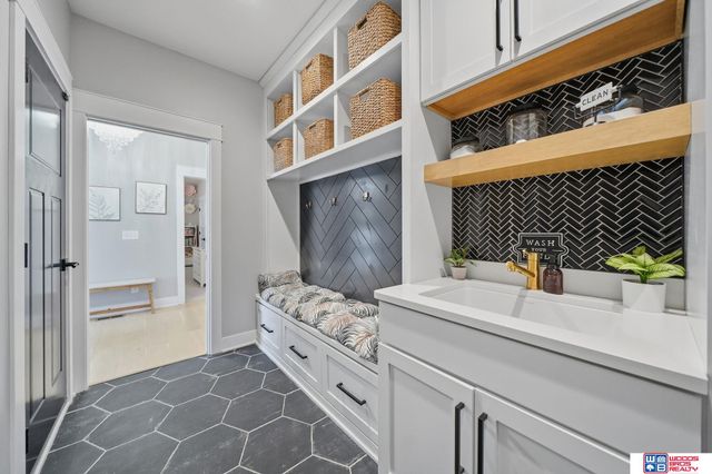 9631 Toma Road, Lincoln, NE 68526