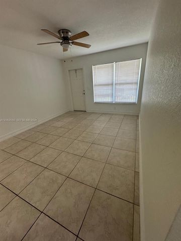 3260 NE 19th Avenue 15, Oakland Park, FL 33306