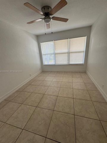 3260 NE 19th Avenue 15, Oakland Park, FL 33306