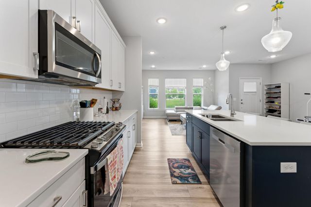14524 Twin Lakes Circle, Burnsville, MN 55306