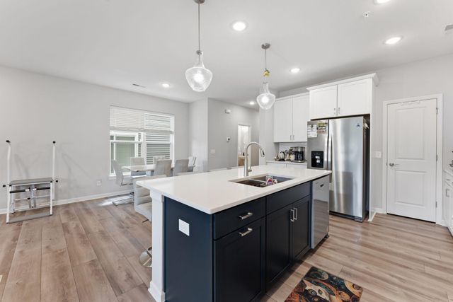 14524 Twin Lakes Circle, Burnsville, MN 55306