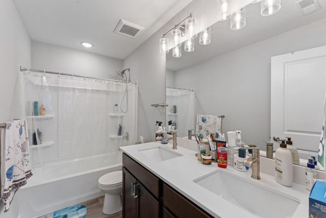 14524 Twin Lakes Circle, Burnsville, MN 55306