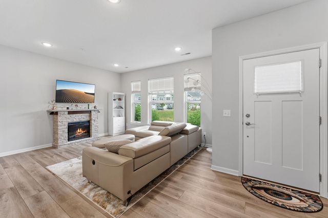 14524 Twin Lakes Circle, Burnsville, MN 55306