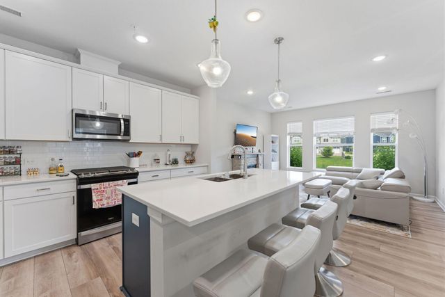 14524 Twin Lakes Circle, Burnsville, MN 55306